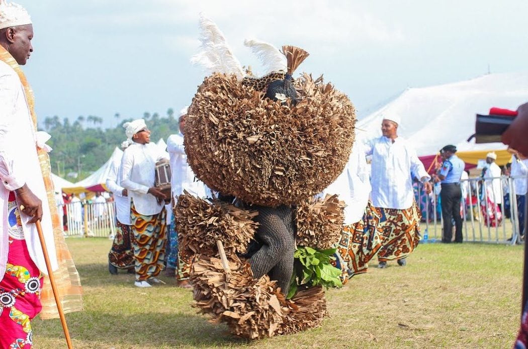 photo of ekpe masquerade from efik tribe