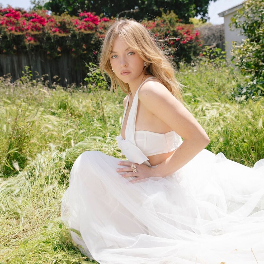 sydney-sweeney-net-worth-2-style-rave