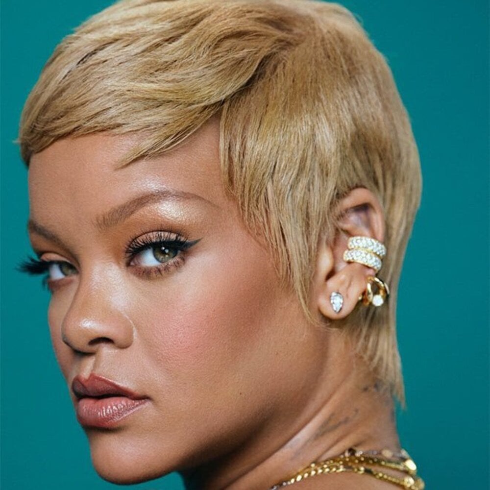 rihanna-fenty-hair-line-style-rave