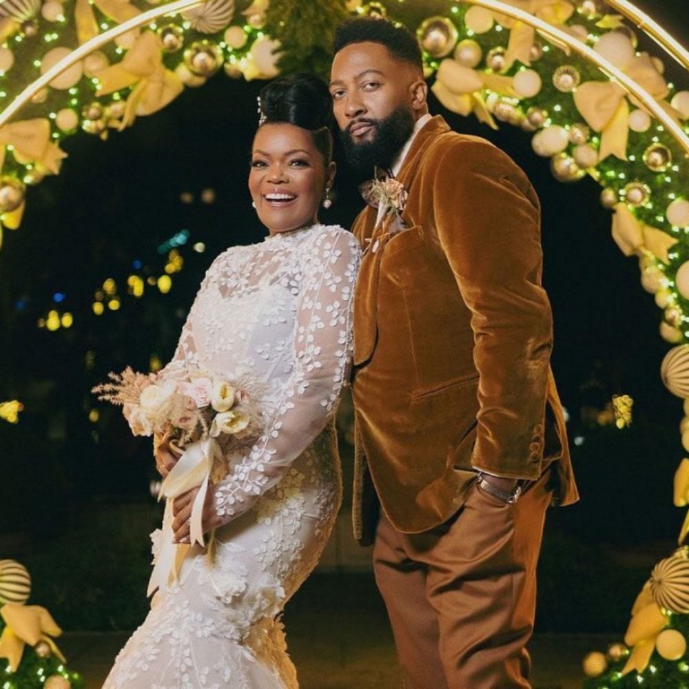 yvette-nicole-brown-married-style-rave