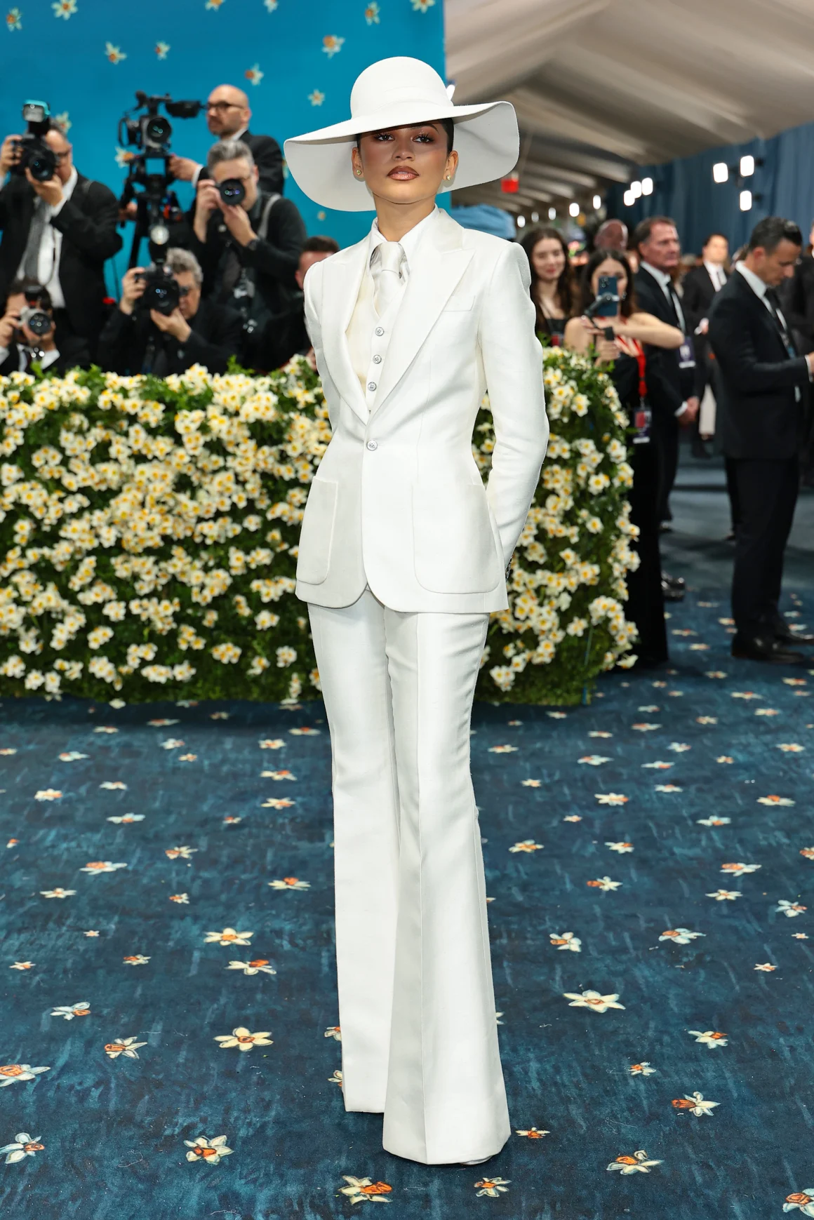 Met-Gala-2025 в стиле Rave