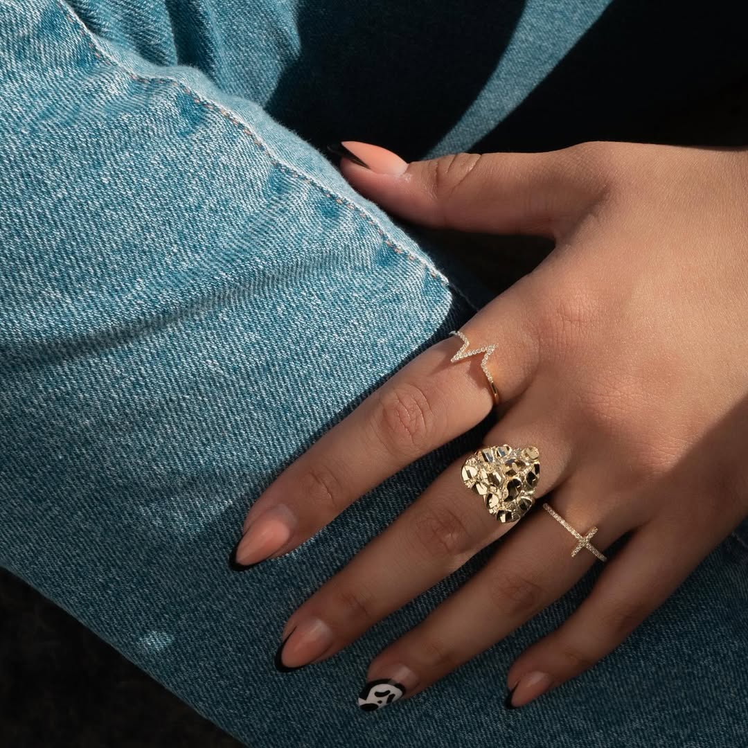 Heart shape golden gold clog ring